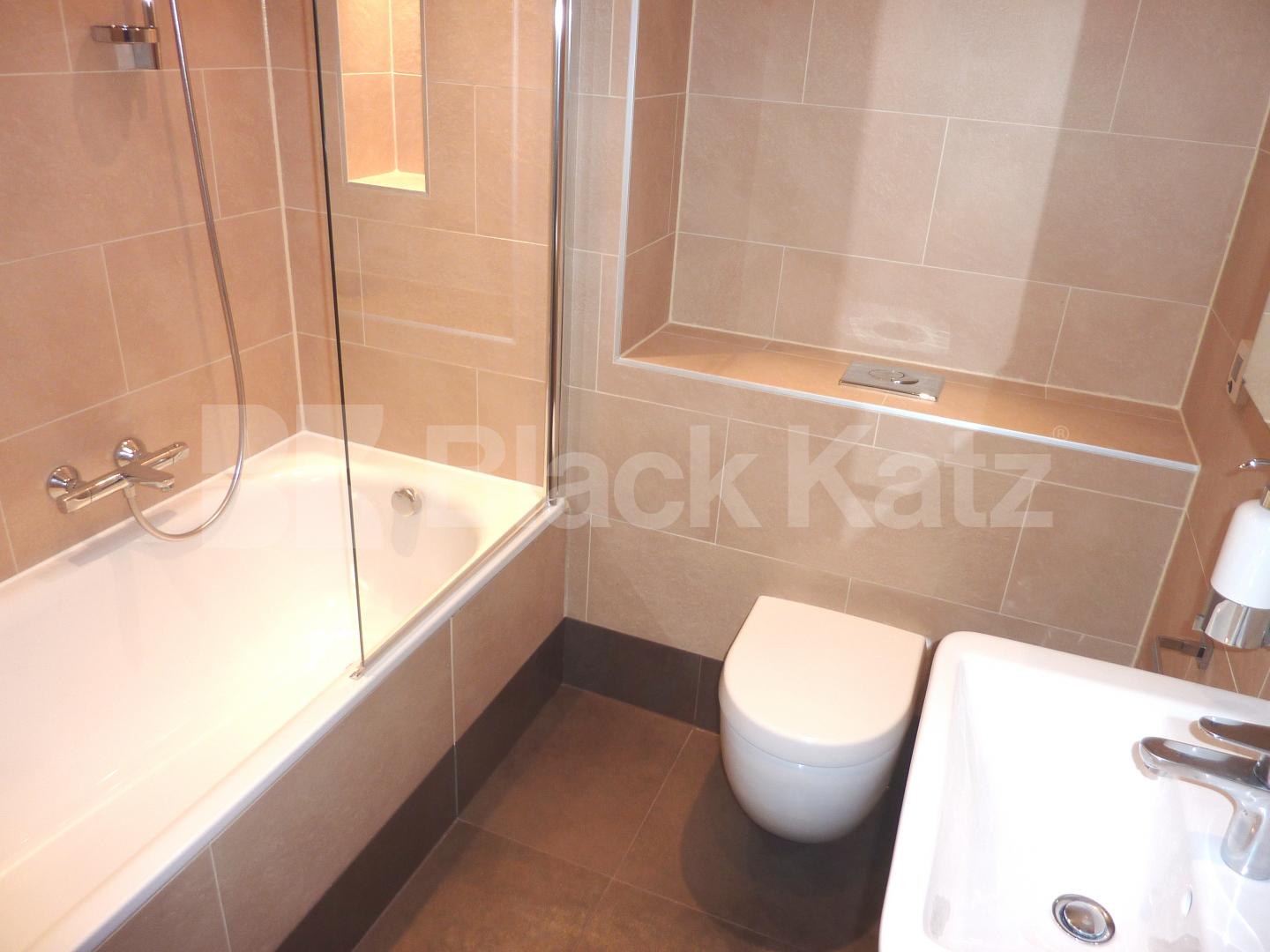 			VIEWINGS ESSENTIAL, 3 Bedroom, 1 bath, 1 reception Apartment			 Gloucester Avenue, CAMDEN